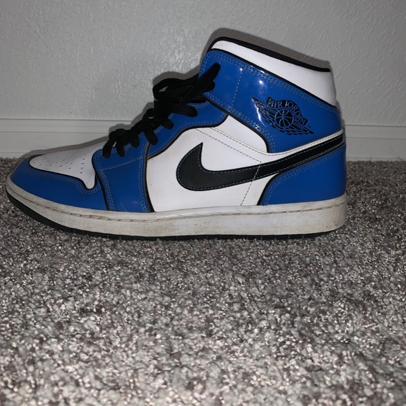 Nike Jordan 1 Mid SE - Picture 2 of 8